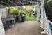 MehrbettZimmer in einer Wohnung mit Gartenblick