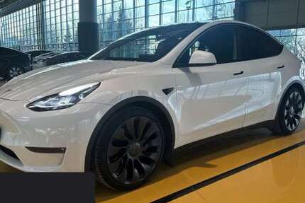 Tesla Model Y 34.799 km 37.700 &euro; Hanau 63457