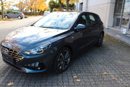 Hyundai i30 92.000 km 15.900 &euro; Rüsselsheim 65428
