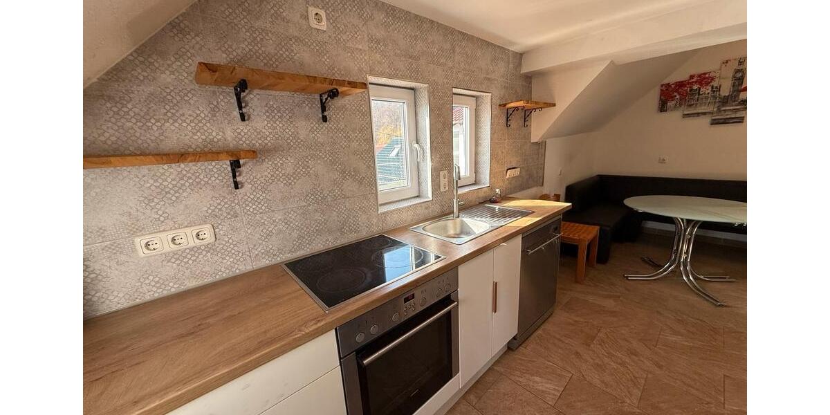 Dachgeschoßwohnung Oberursel (Taunus) - 4 Zimmer, 100 m&sup2;, 1.200&euro; | Angebot:25295601