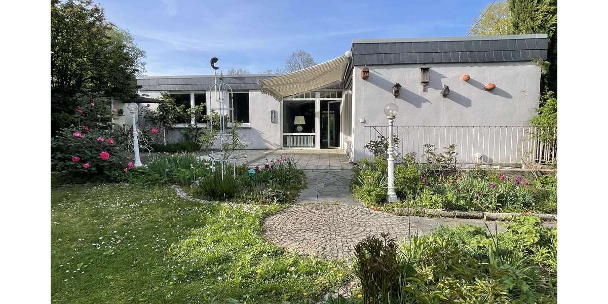 Haus zum Kaufen in Frankfurt Main Niederursel 760.000 € 130 m² 4 zimmer