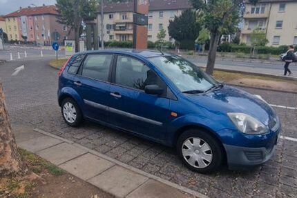 Ford Fiesta 90.100 km 1.800 &euro; Rüsselsheim 65428