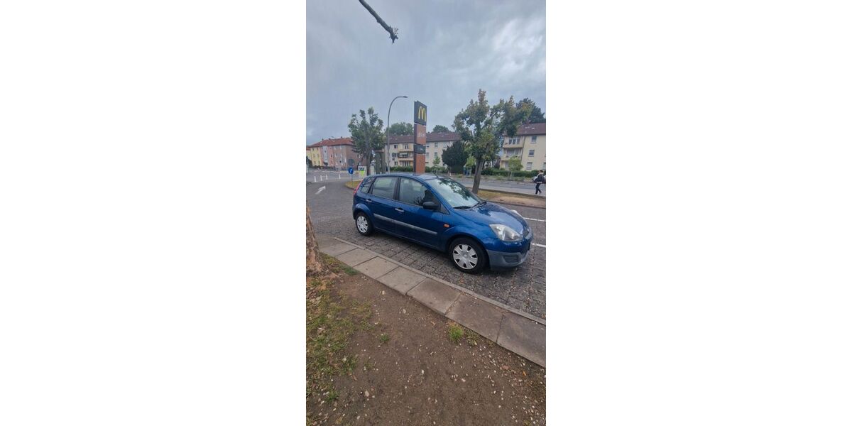 Ford Fiesta 90.100 km 1.800 &euro; Rüsselsheim 65428
