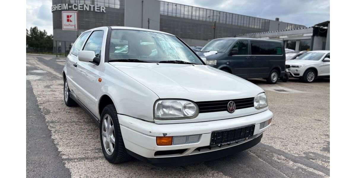 VW Golf 82.457 km 2.790 &euro; Frankfurt am Main 65933
