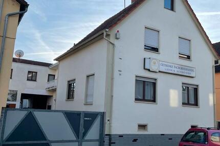 Mehrgenarationhaus mit genehmigten Bauprojekt 8 zimmer