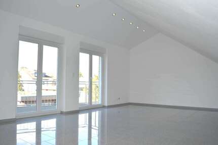 Wohnung Rüsselsheim - 5 Zimmer, 165 m&sup2;, 2.100&euro; | Angebot:25520618