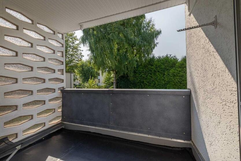 Modernisiertes Haus mit Pool & Garten in Frankfurt