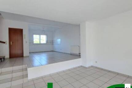 ***Zentrale Lage: großes Haus mit tollem Garten***