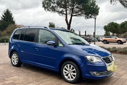 VW Touran 157.500 km 6.300 &euro; Büttelborn 64572