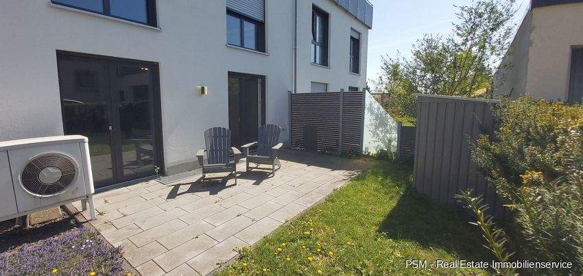 *Gehobenes und modernes Niedrigenergie Reiheneckhaus mit Terrasse und Garten in bevorzugter Lage* 6 zimmer