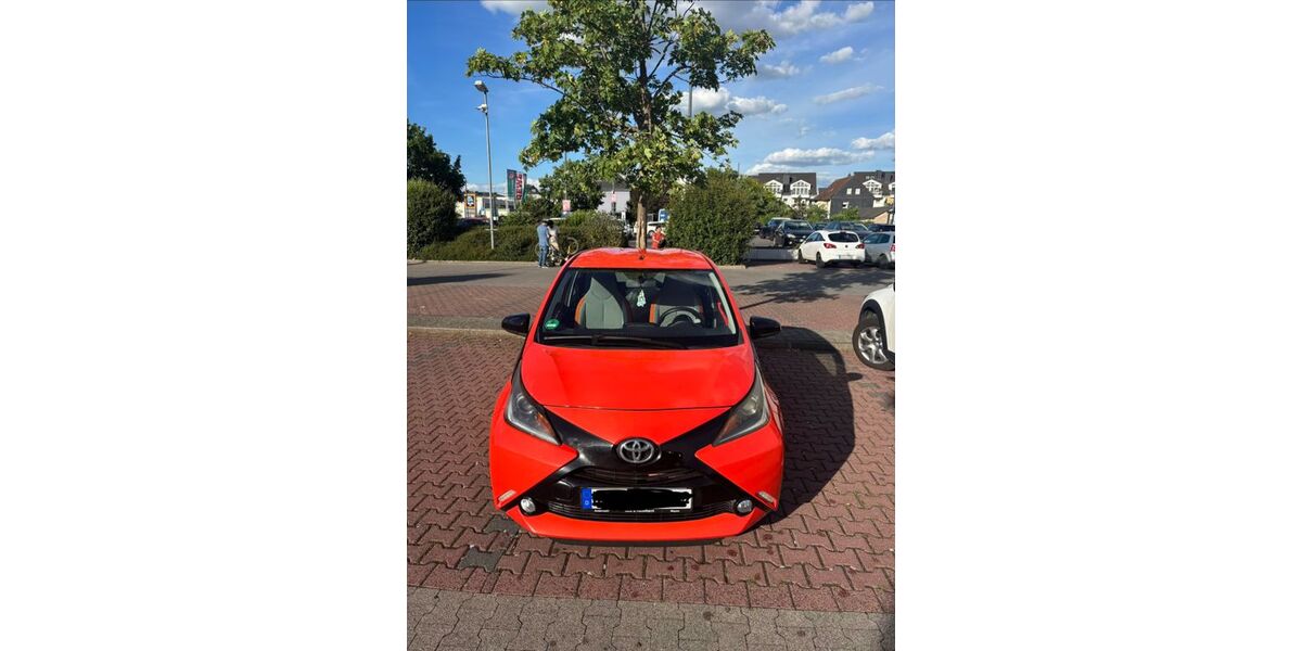 Toyota Aygo (X) 87.000 km 6.500 &euro; Frankfurt 60388