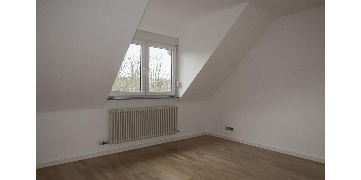 Dachgeschoßwohnung Sulzbach (Taunus) - 2 Zimmer, 64 m&sup2;, 980&euro; | Angebot:25724120