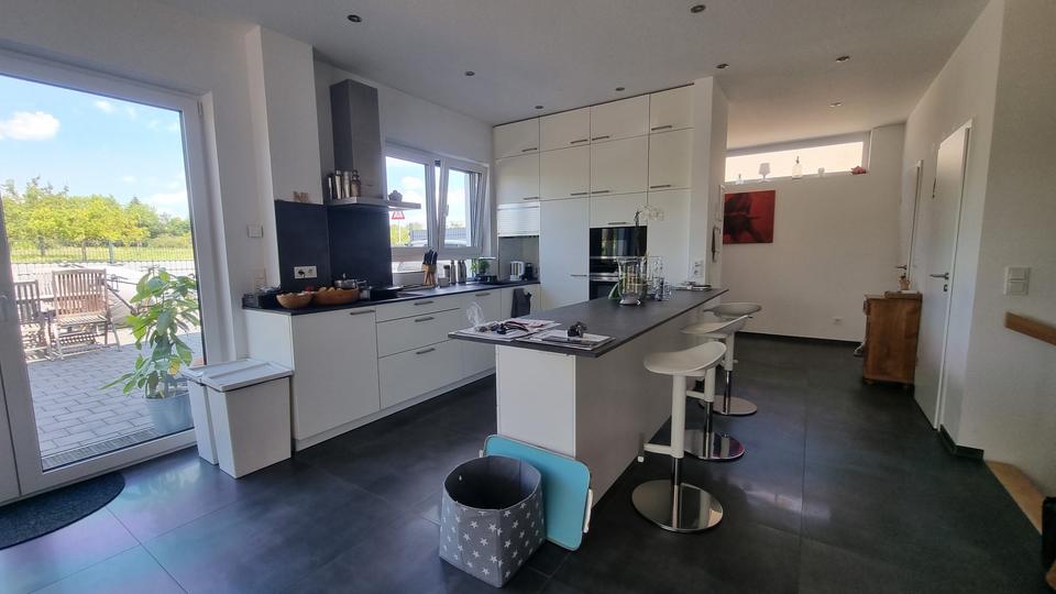 Burgholzhausen: Modernes EFH mit tollem Gartengrundstück! 7 zimmer