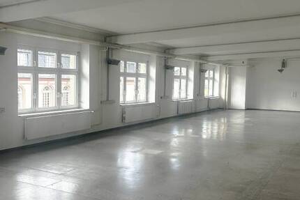 Gewerbeobjekt Frankfurt am Main Höchst - 1 Zimmer, 126 m&sup2;, 1.500&euro; | Angebot:26359353
