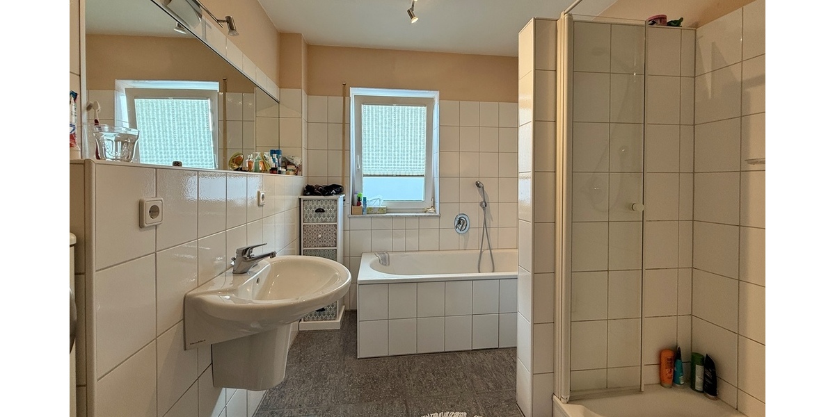 Neu-Isenburg-Buchenbusch: Mehrgenerationenhaus mit Traumgrundstück am Waldrand! - Zweifamilienhaus Neu-Isenburg Isenburg | Angebot:25264725