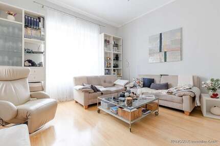 Haus zum Kaufen in Frankfurt am Main 1.599.000 € 285.61 m² 17.5 zimmer