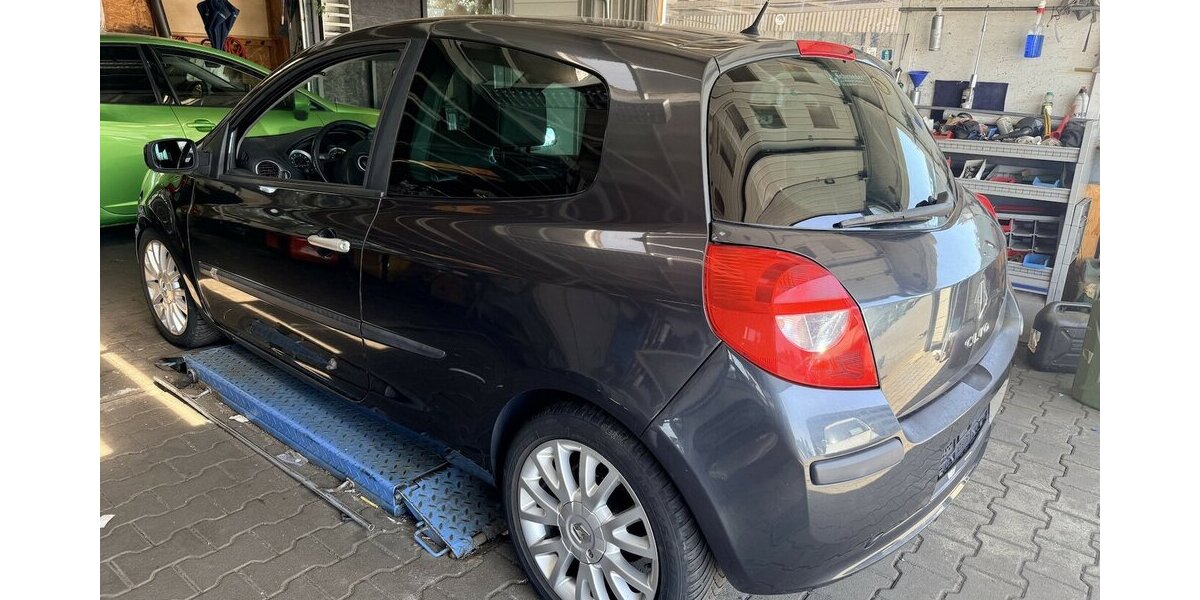 Renault Clio Exception-Startet nicht/Anlasser 205.000 km 499 &euro; Frankfurt 60386