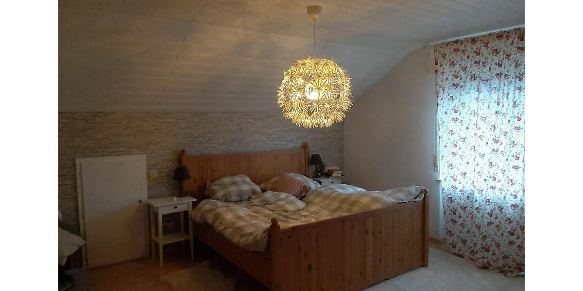 Dachgeschoßwohnung Trebur - 3 Zimmer, 115 m&sup2;, 1.200&euro; | Angebot:25427563