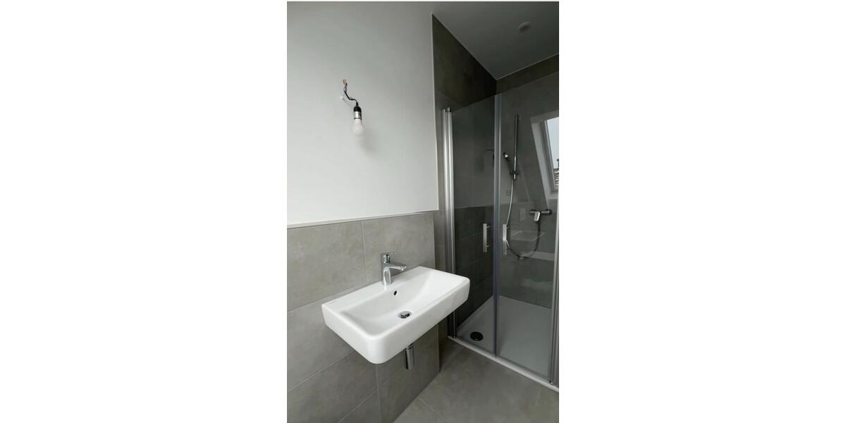 Dachgeschoßwohnung Frankfurt am Main Innenstadt 3 - 2 Zimmer, 54 m&sup2;, 1.250&euro; | Angebot:25268391