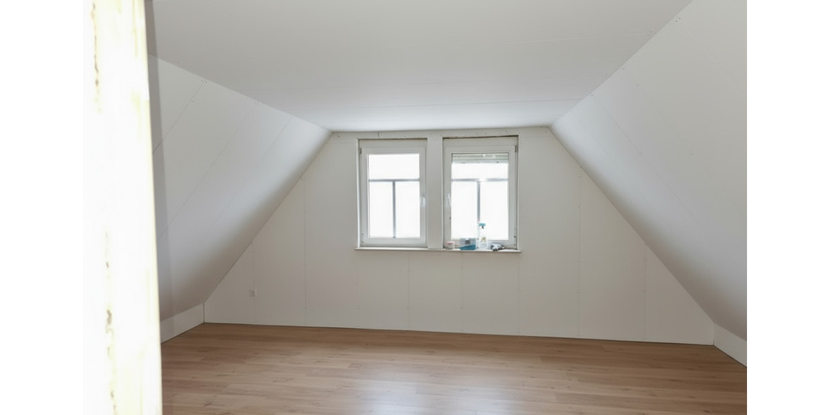 Dachgeschoßwohnung Friedberg (Hessen) - 1.5 Zimmer, 33 m&sup2;, 650&euro; | Angebot:25759574