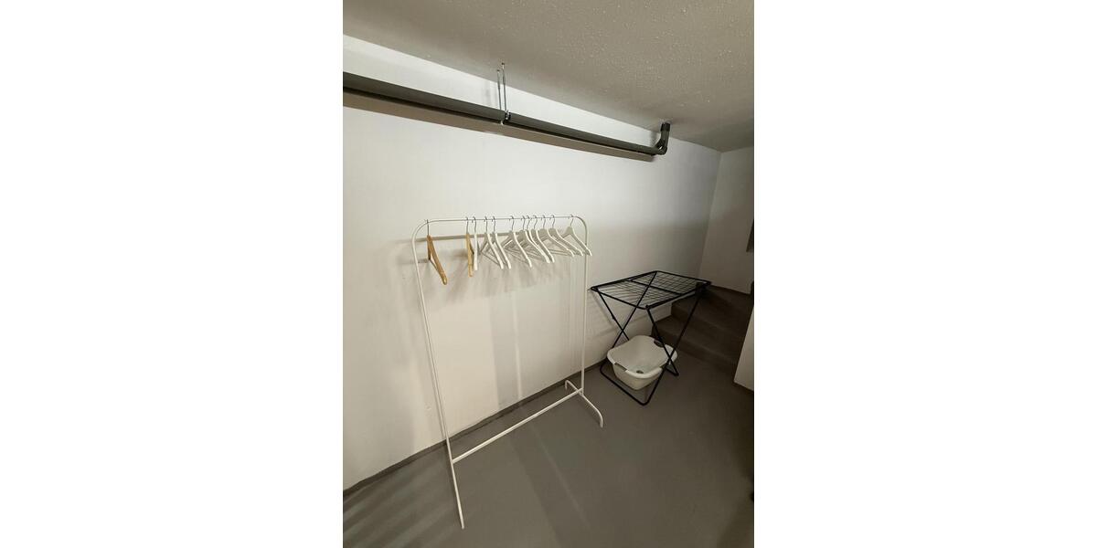 Helle, voll möblierte 1-Zimmer-Wohnung mit Top-Anbindung in Frankfurt-Niederrad 1 zimmer