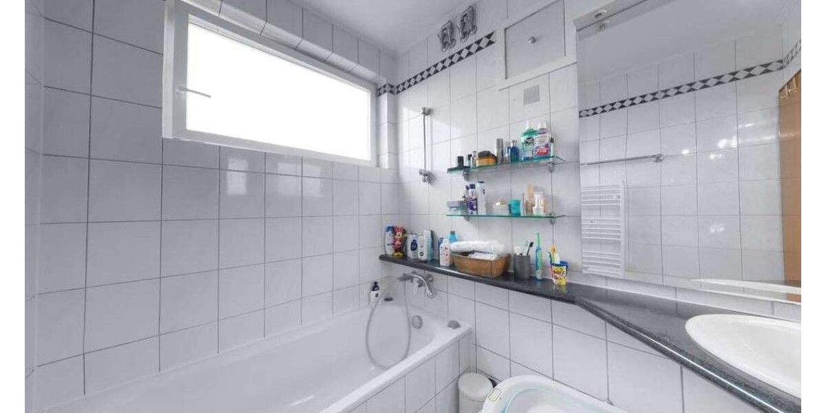 Etagenwohnung Frankfurt am Main Eckenheim - 3 Zimmer, 84 m&sup2;, 370.000&euro; | Angebot:25690977