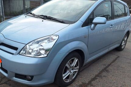 Toyota Corolla Verso 99.000 km 4.900 &euro; Frankfurt am Main 60528