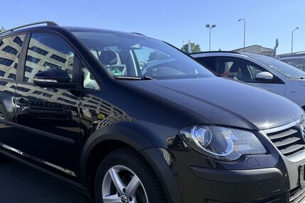 VW Touran 273.010 km 3.999 &euro; Frankfurt 60386