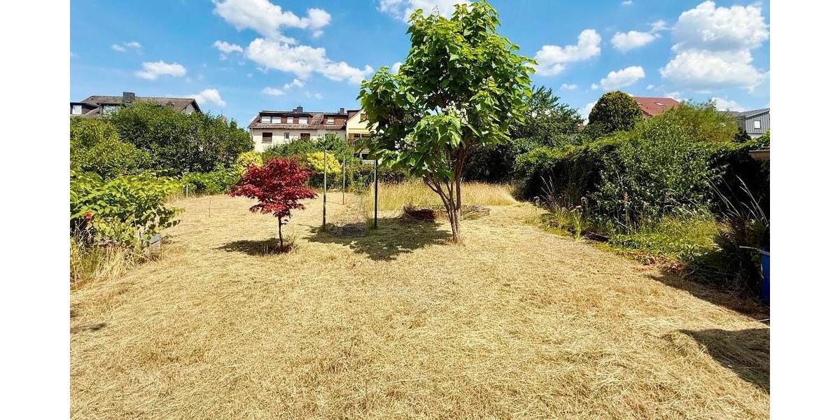 Modernisierungsbedürftige Doppelhaushälfte mit zwei Wohneinheiten und großem Grundstück in Dreieich-Sprendlingen! - Doppelhaushälfte Dreieich | Angebot:27053365