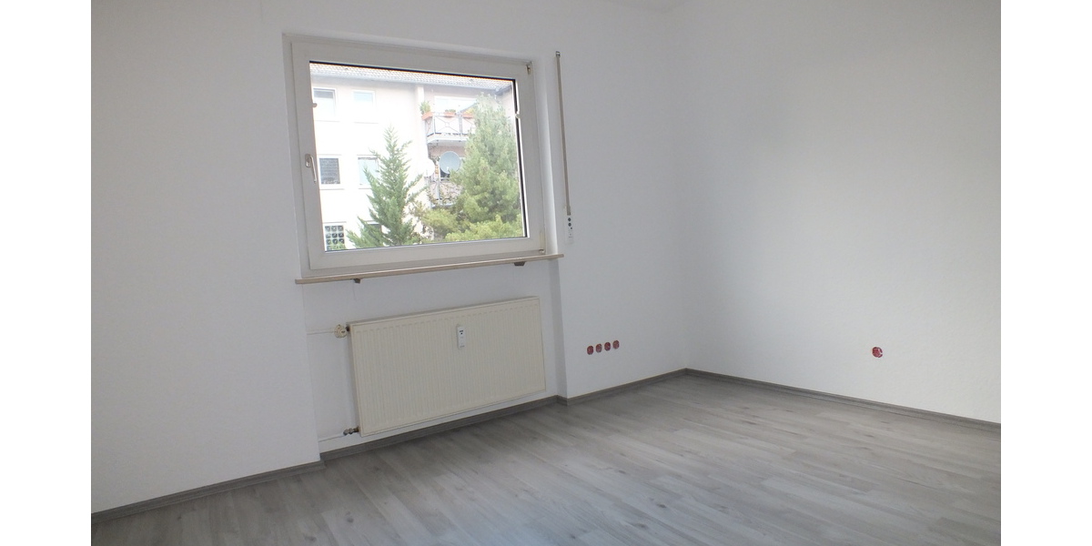 Frisch renovierte 3 Zimmer Wohnung mit ca. 75m² Wohnfläche mit Balkon und Garage - Appartement Nauheim | Angebot:24610048