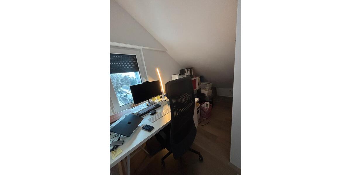 Dachgeschoßwohnung Oberursel (Taunus) - 2.5 Zimmer, 70 m&sup2;, 1.500&euro; | Angebot:25718520