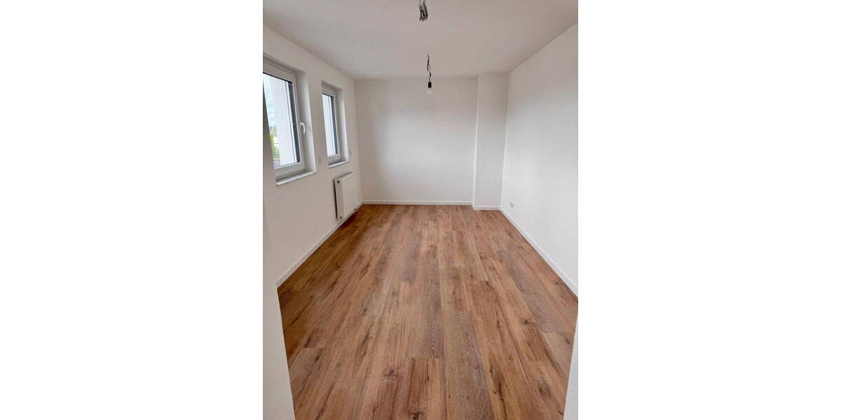 Etagenwohnung Offenbach am Main Hafen - 3 Zimmer, 82 m&sup2;, 1.350&euro; | Angebot:26450612
