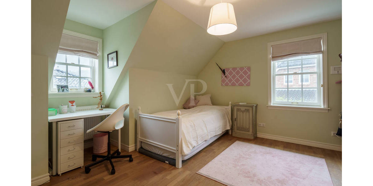 Einfamilienhaus Wehrheim Obernhain - 8 Zimmer, 198 m&sup2;, 1.150.000&euro; | Angebot:25695537