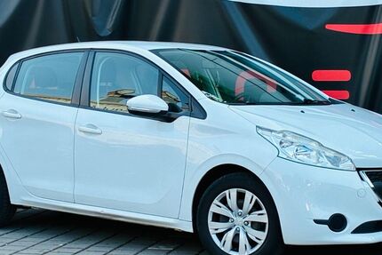 Peugeot 208 104.000 km 4.490 &euro; Mühlheim am main 63165