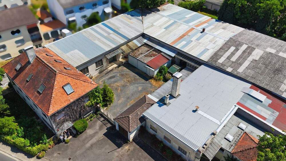 Handwerk & Logistik - Industriehalle mit Freifläche in Schöneck zimmer