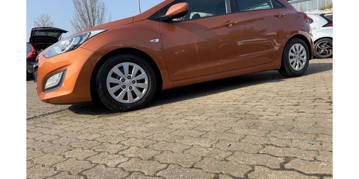 Hyundai i30 75.965 km 6.999 &euro; Hanau 63452