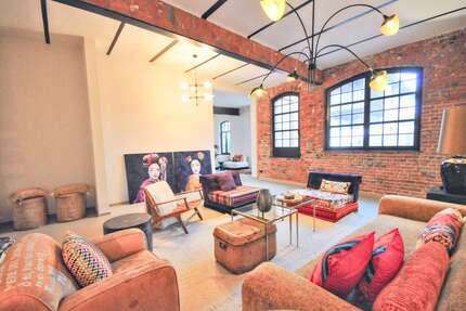 Haus zum Mieten in Hanau 2.150 € 171 m² 4 zimmer