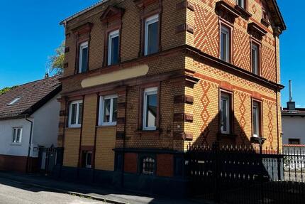 Haus Münster (Hessen) - 9 Zimmer, 180 m&sup2;, 2.450&euro; | Angebot:21530701