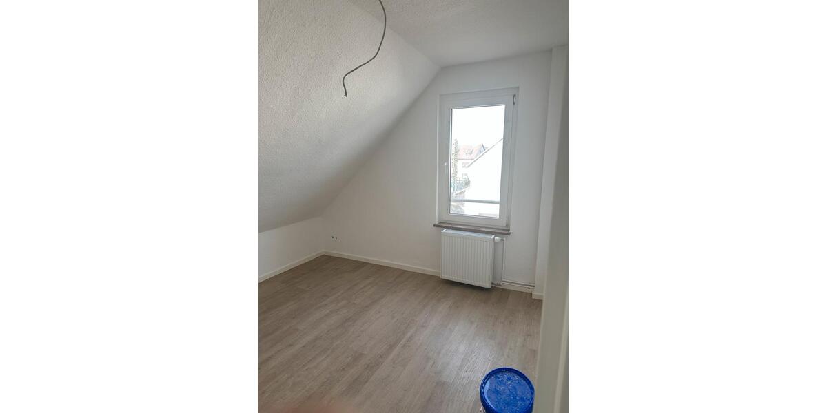 Dachgeschoßwohnung Flörsheim am Main - 2 Zimmer, 65 m&sup2;, 1.200&euro; | Angebot:25379370