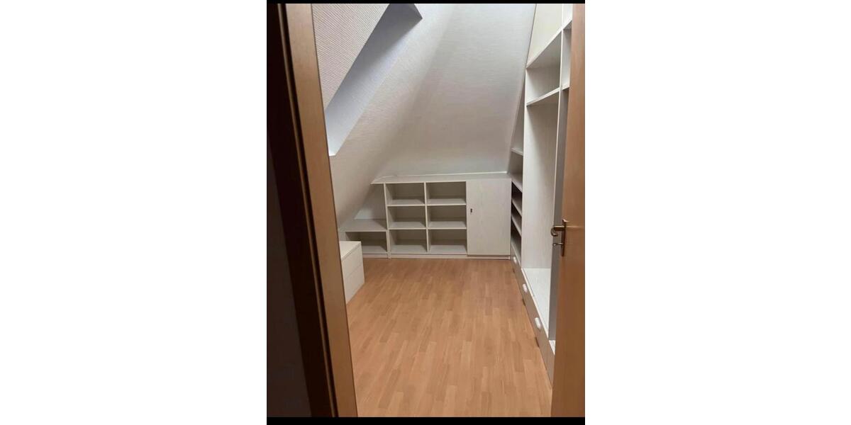Dachgeschoßwohnung Groß-Zimmern Zimmern - 3.5 Zimmer, 120 m&sup2;, 1.650&euro; | Angebot:25396543