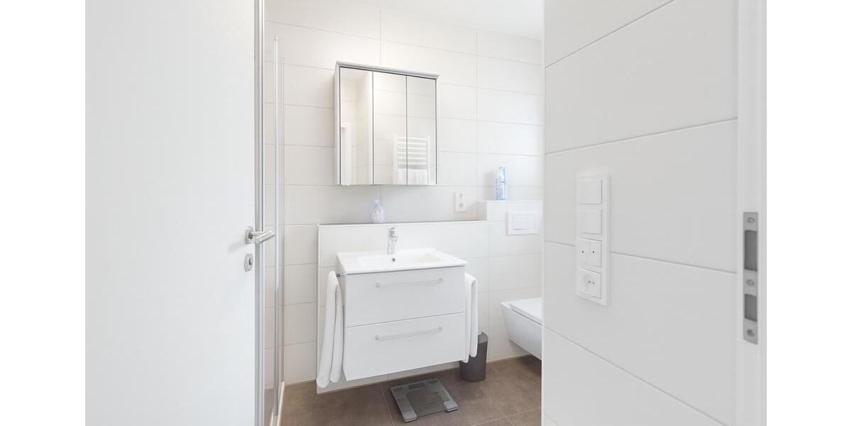 Voll möblierte 2-Zimmer-Luxuswohnung mit Garten & Außenstellplatz in Frankfurt-Preungesheim 2 zimmer