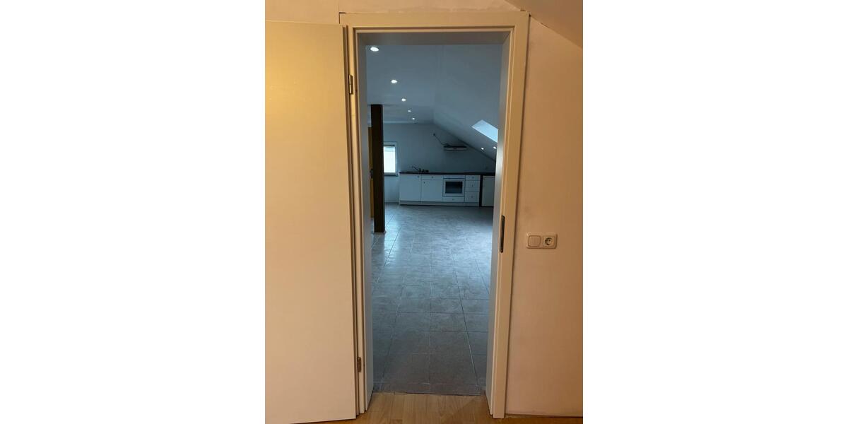 Dachgeschosswohnung 2 Zimmer 2 zimmer