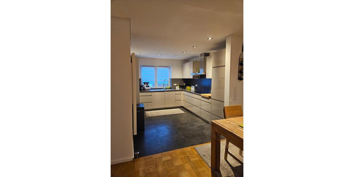 Modernisierte Doppelhaushälfte mit schönem Garten 6 zimmer