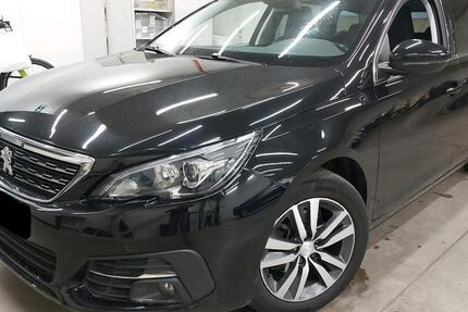 Peugeot 308 102.000 km 8.330 &euro; Kelkheim 65779