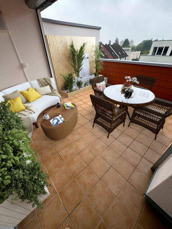 ERSTBEZUG nach Renovierung! tgl.Bad, G-WC, Dachterrasse 3 zimmer