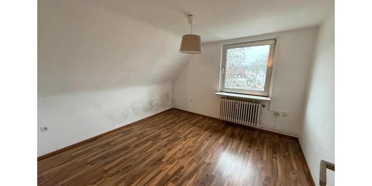 2,5 Zimmer Dachgeschosswohnung 65m2 mit Einbauküche & Geräte 2.5 zimmer