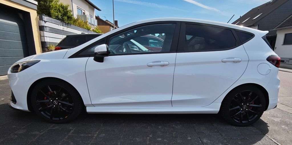 Ford Fiesta 42.000 km 22.910 &euro; Babenhausen 64832