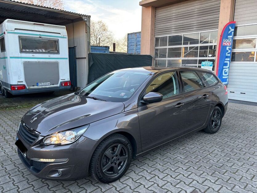 Peugeot 308 110.000 km 7.400 € Frankfurt am Main 65933