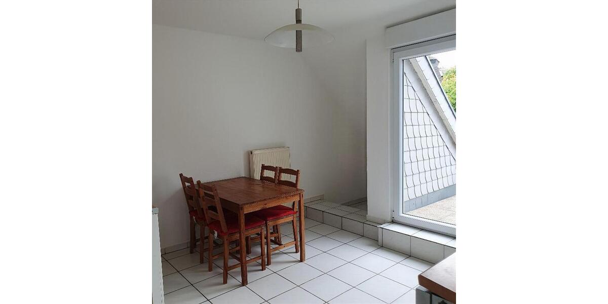 Frisch renovierte Maisonette-Wohnung in der Nähe vom Main und Baseler Platz 3 zimmer