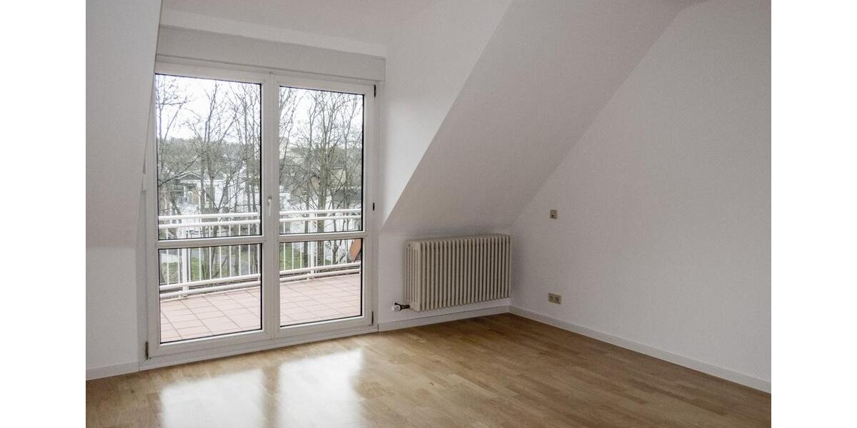 Dachgeschoßwohnung Sulzbach (Taunus) - 2 Zimmer, 64 m&sup2;, 980&euro; | Angebot:25724120